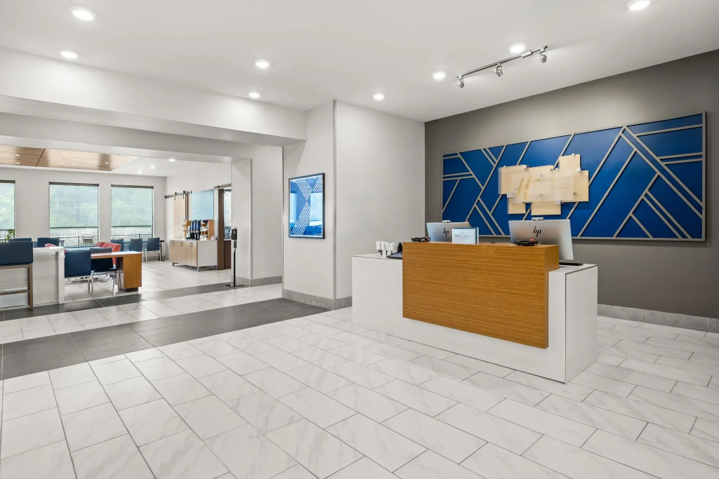 Holiday Inn Express Asheville Woodfin by IHG
