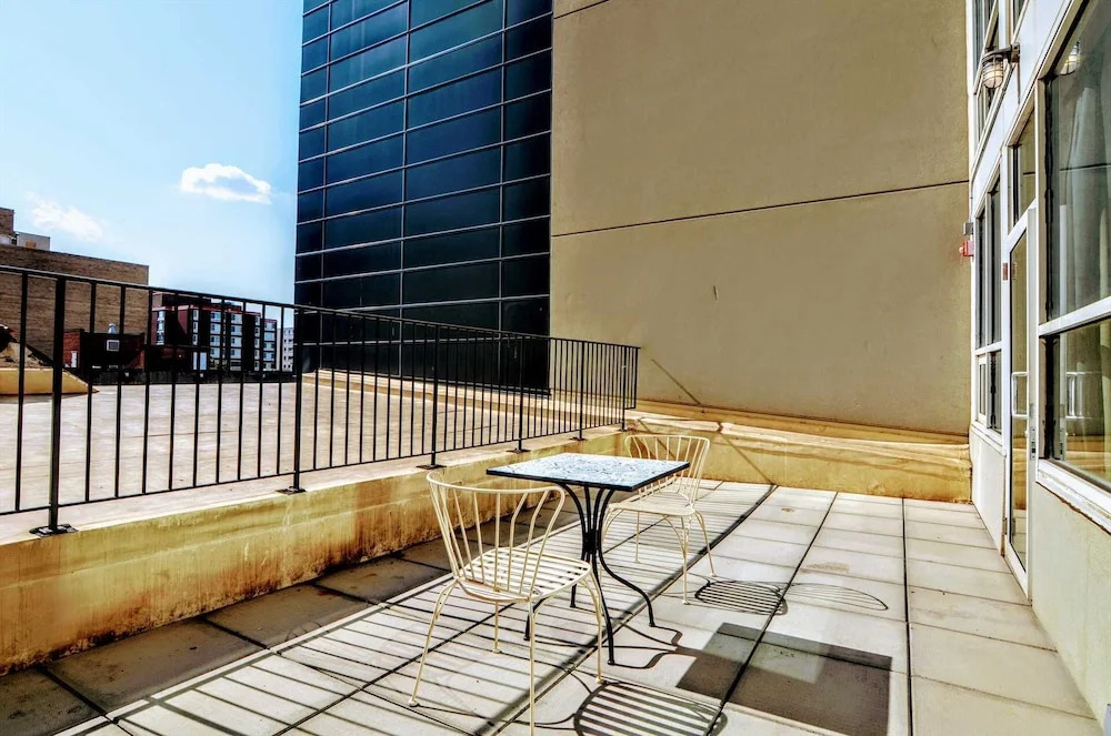 1123 Northwest Apartment #1068 - 7 Br Apts