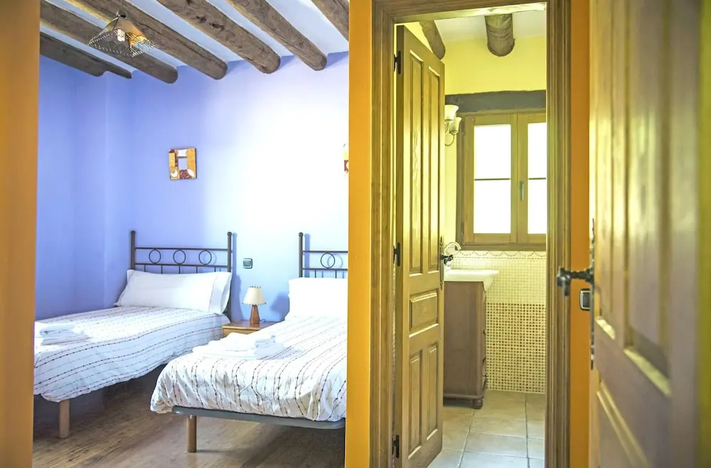 House With 3 Bedrooms in Belsierre, With Wonderful Mountain View, Balcony and Wifi