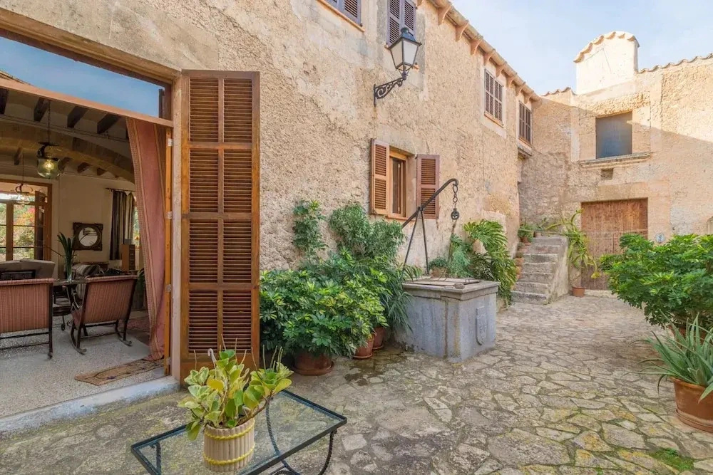 Spacious Lexiclati Villa With Pool