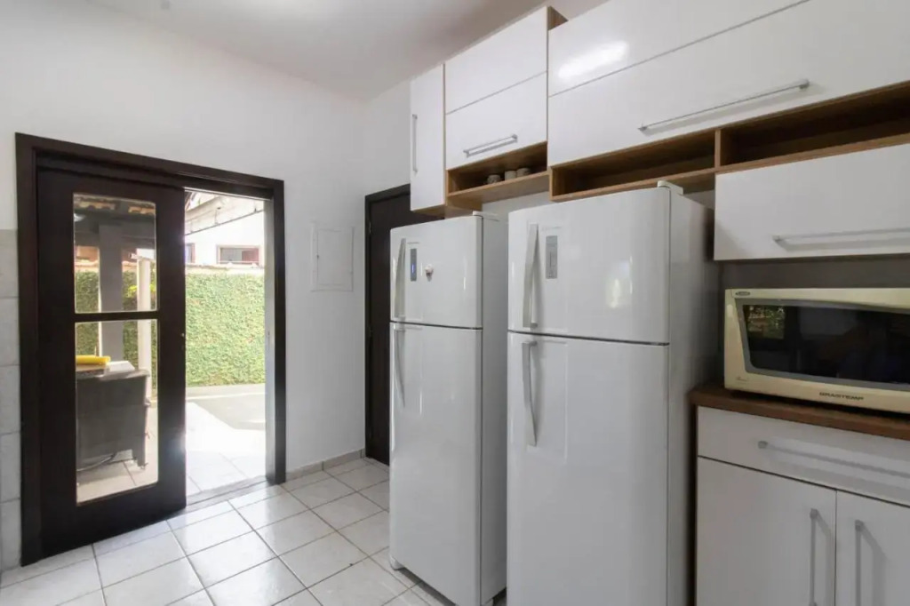 Linda Casa! Acesso privado praia Guaratuba(50mts)