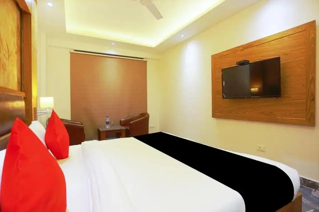 Star Seventeen by OYO Rooms