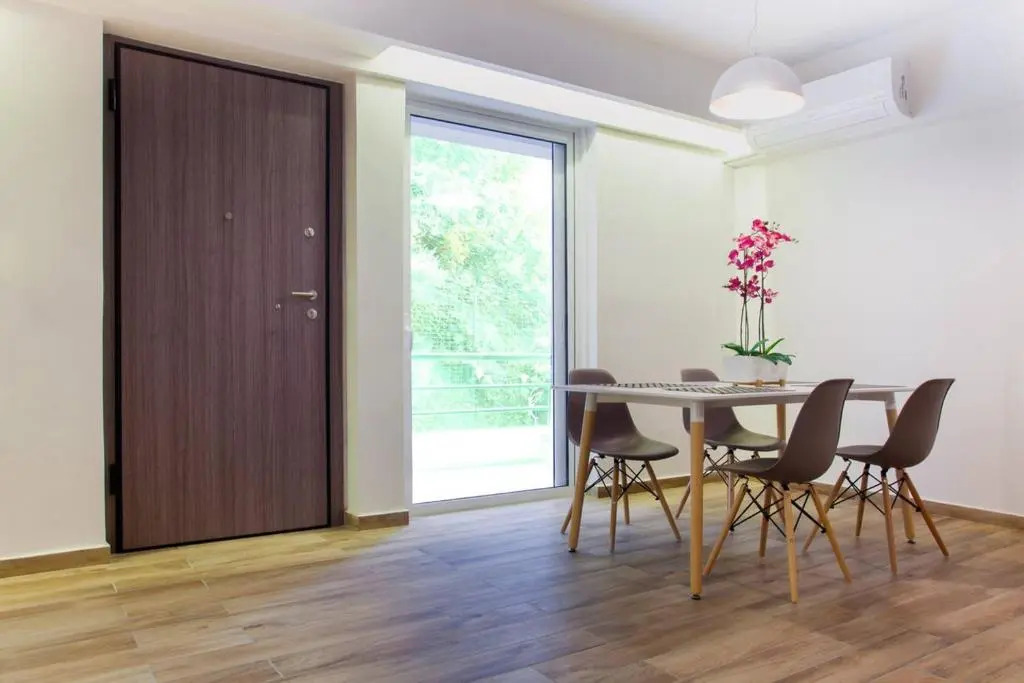 TONI'S 2BD Apartment with Terrace next to Stadium