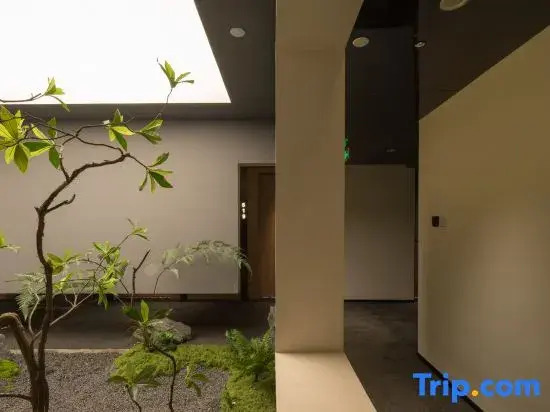 SFEEL Designer Hotel (Chengdu Vientiane City & Yushuang Road Metro)