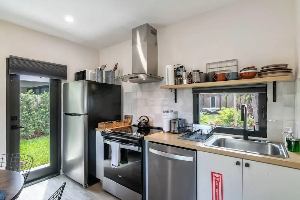 5BR Sleeps 14 w/ In-law Suite & Bbq!
