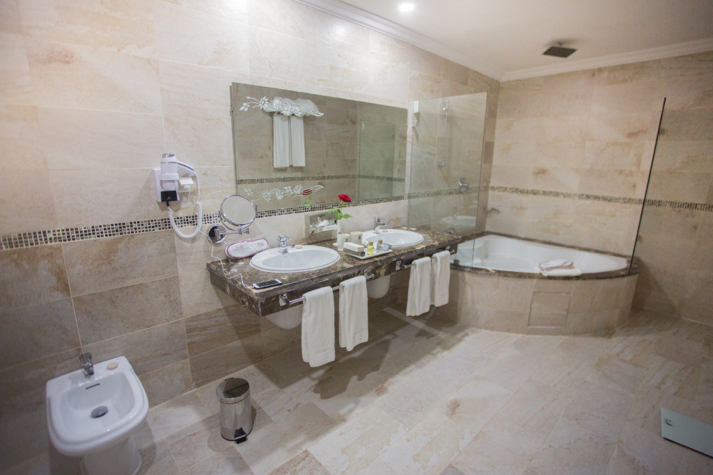 El Minzah Hotel