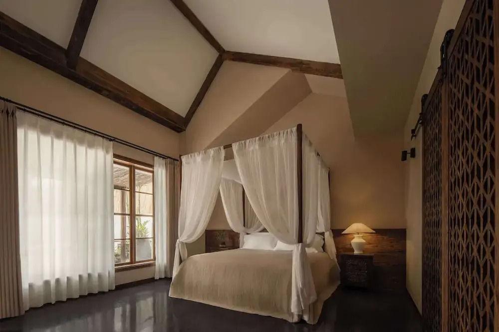 YueLore Retreat