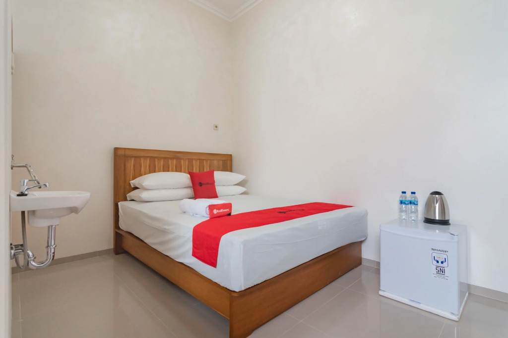 RedDoorz Syariah Plus @ Perintis Guesthouse Tasikmalaya