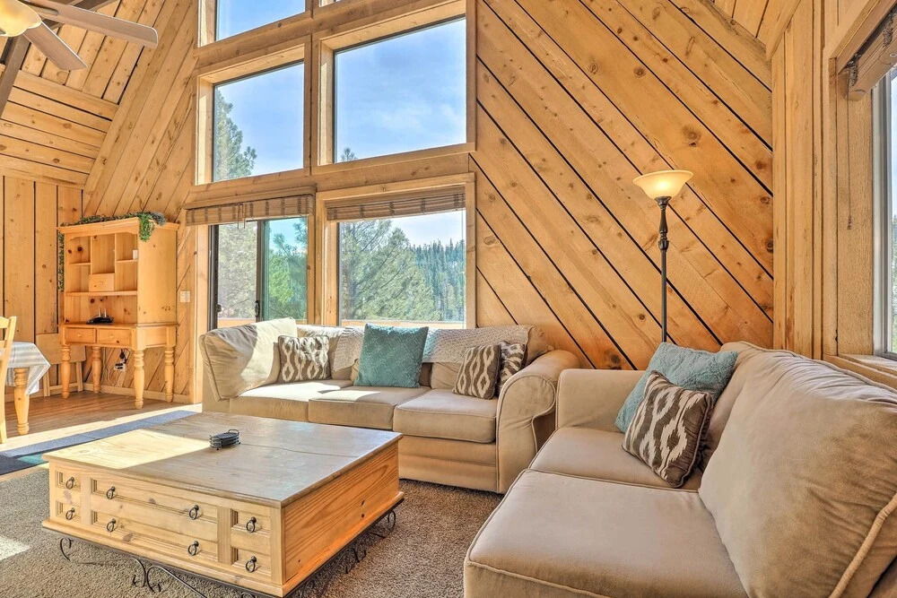 Pet-friendly Duck Creek Village Cabin w/ Fire Pit!