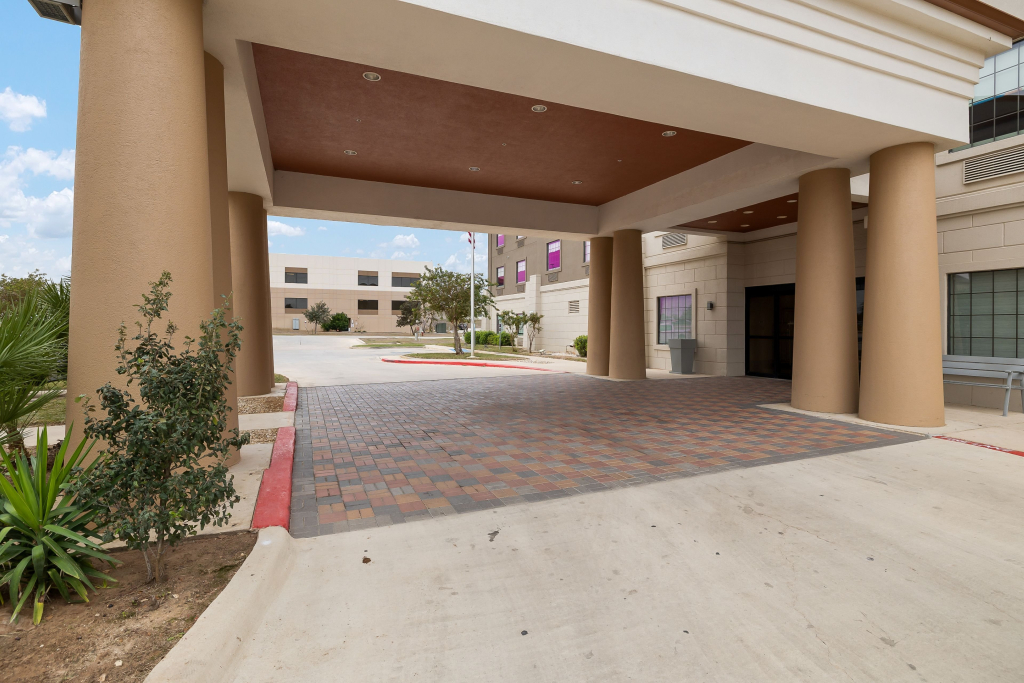Holiday Inn Express Jourdanton - Pleasanton by IHG