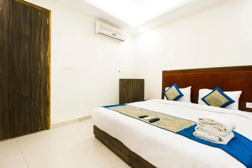 Hotel Platinum-Free Airport Pickup