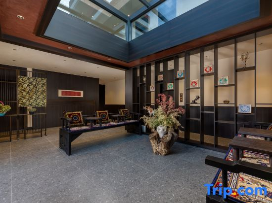 Xianbai Private Hot Spring · Scenic View Cloud Villa