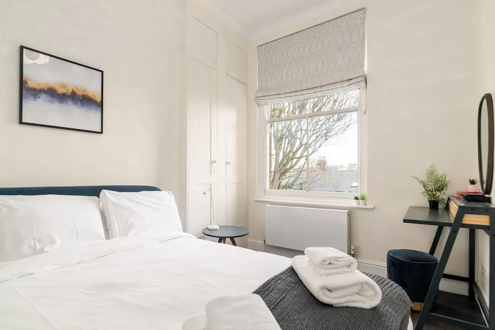 Modern 2BR Home in West London!