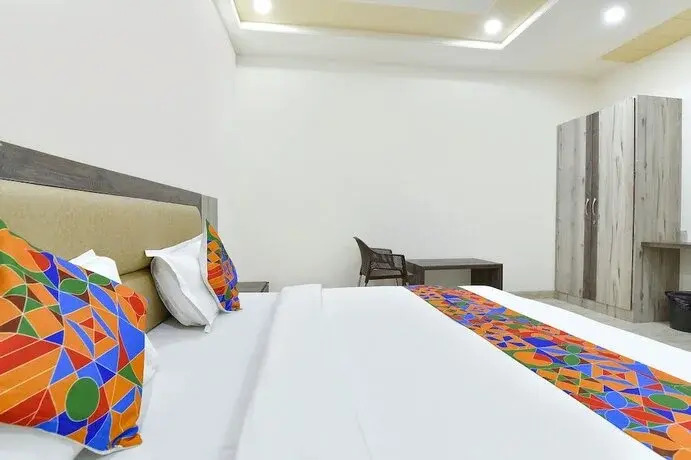 Fabhotel Lakhdatar