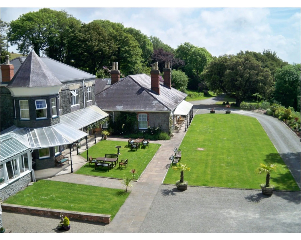 Broadway Country House