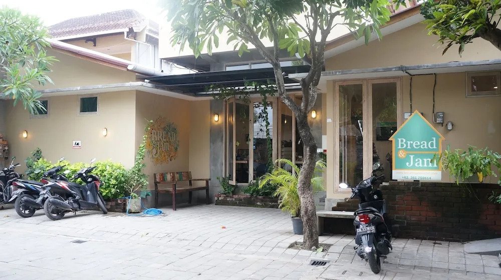 Bread & Jam Hostel