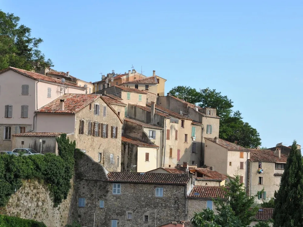 Villa in Fayence with Provençal Charm