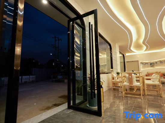 Linyi Lanyuegu Art Hotel