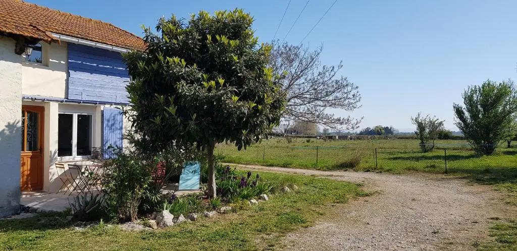 Petite maison refaite à neuf dans mas du 19ème siècle