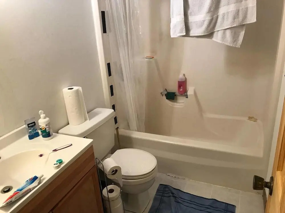 2 Rooms Available