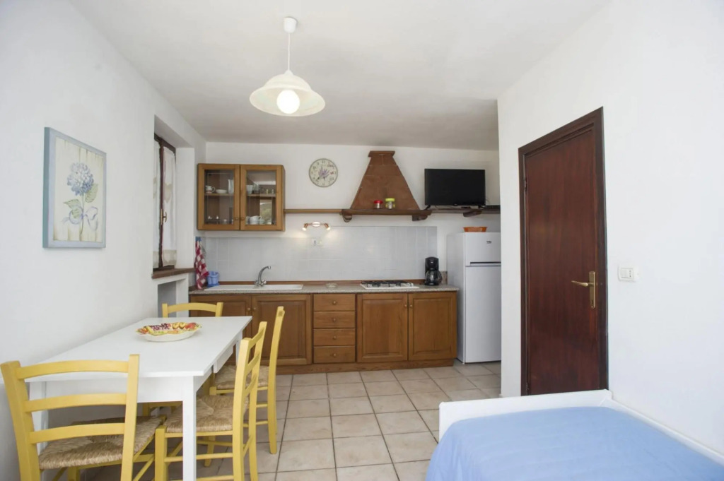 Apartment Two-room Number 3 on the seafront of Morcone-MORCONE BILO N° 3
