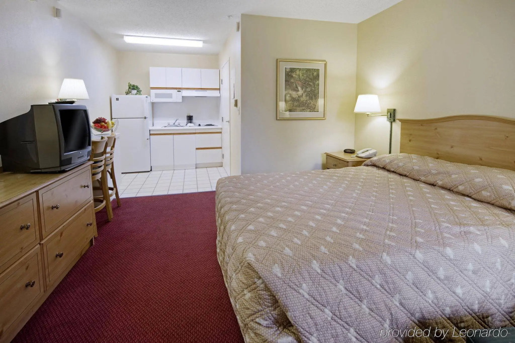Crossland Economy Studios - Phoenix - Metro - Dunlap Ave.