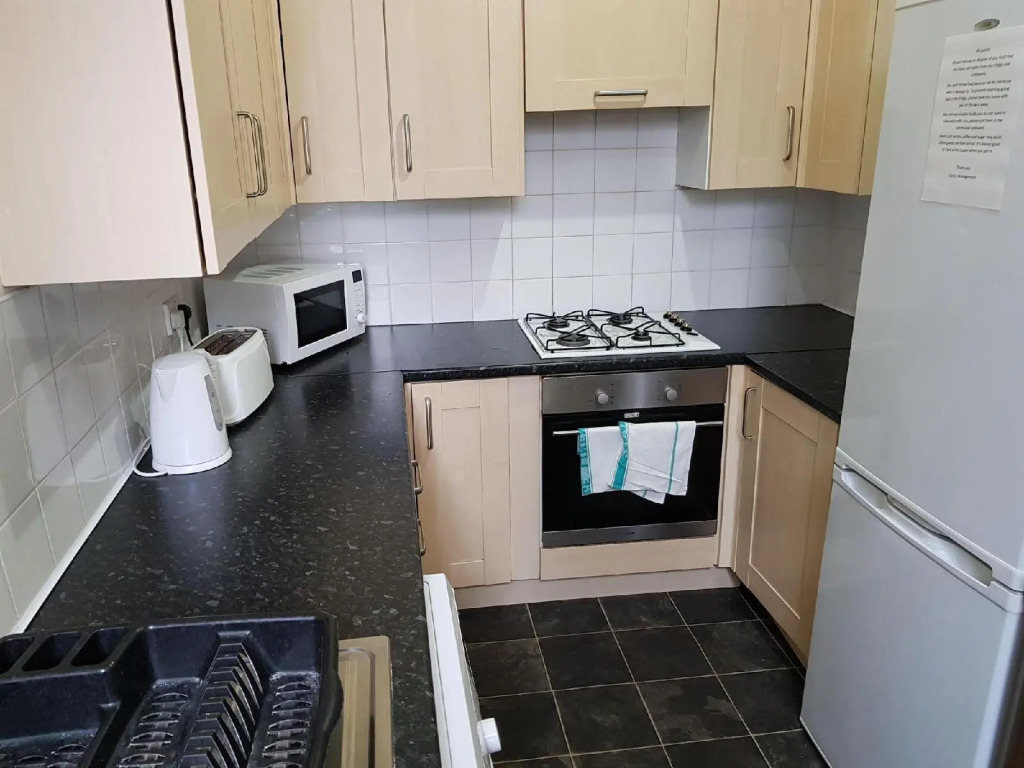 Liss Budget Rooms