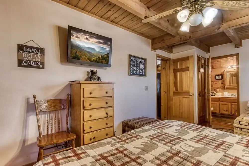 A Place In Time 2 Bedroom Cabin by RedAwning