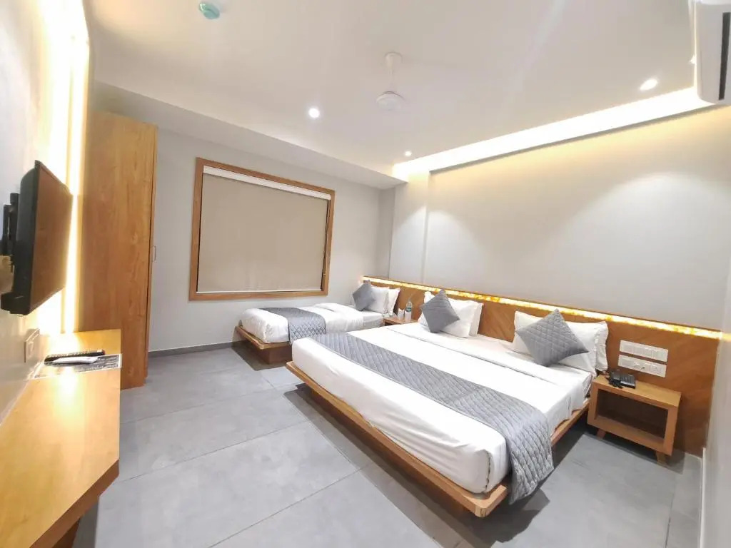 HOTEL OM