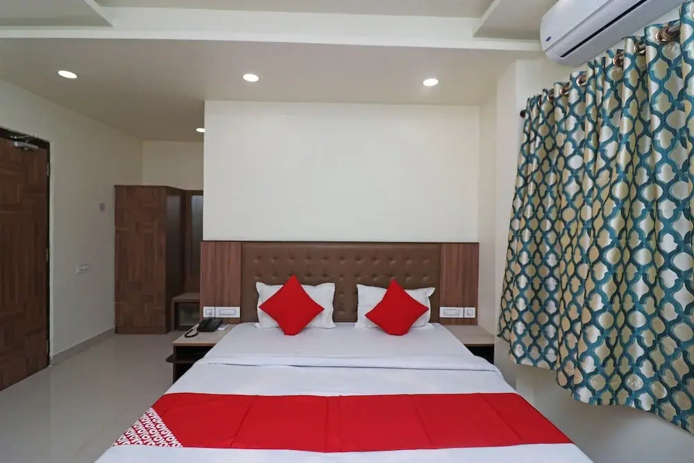 Hotel Debarshi by OYO Rooms
