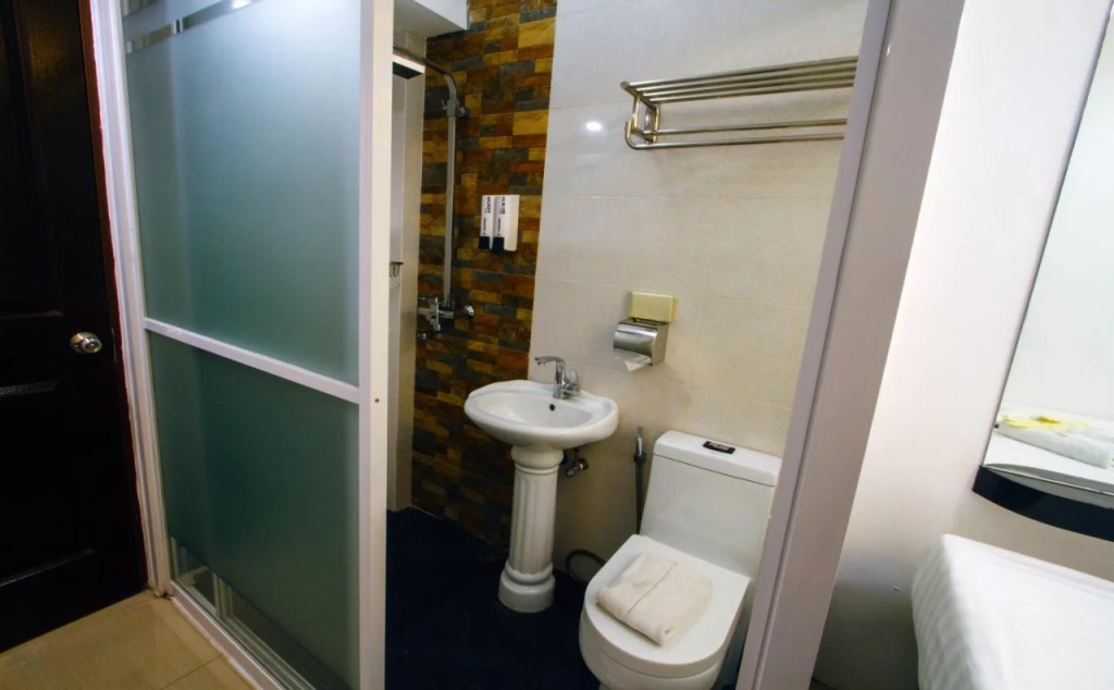 JJ Midcity Inn