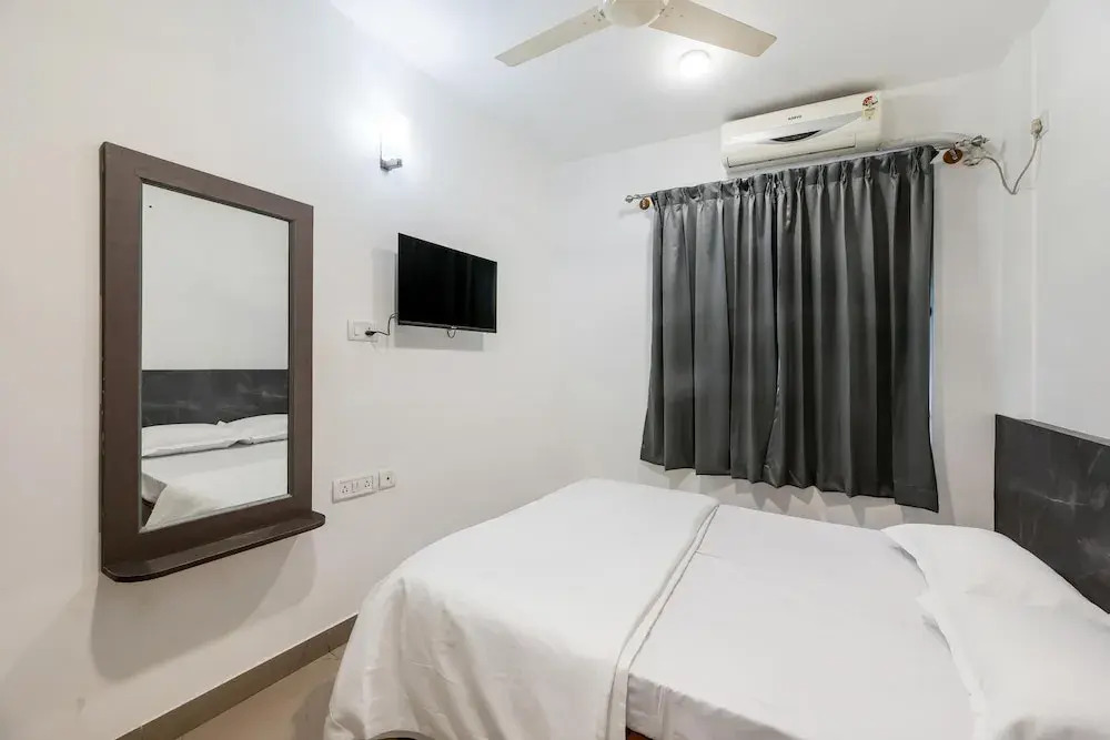 Diamond Suites Service Apartment