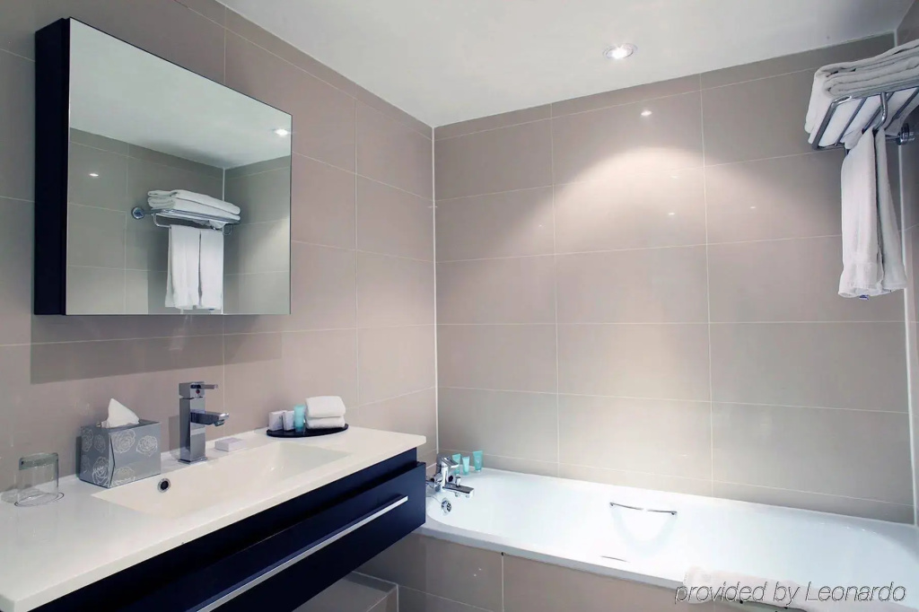 Holiday Inn London Kensington High St. by IHG