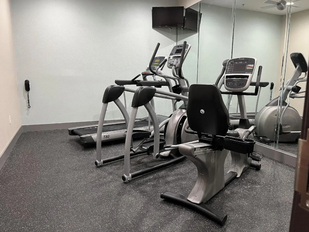 Best Western Cleveland Inn & Suites