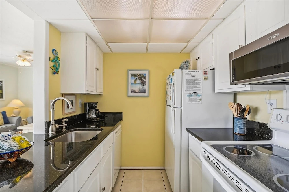Sandpiper Cove 2041 1 Bedroom Condo by RedAwning