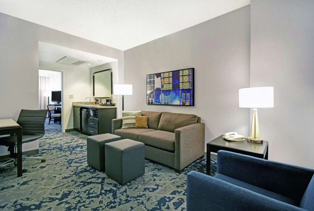 Отель Embassy Suites by Hilton Charleston