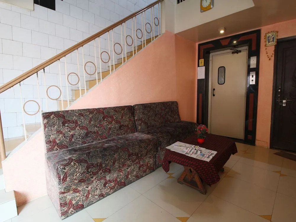 OYO 24838 Hotel Neelam