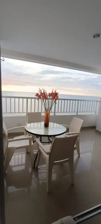 2P1-15 Apartamento frente al mar