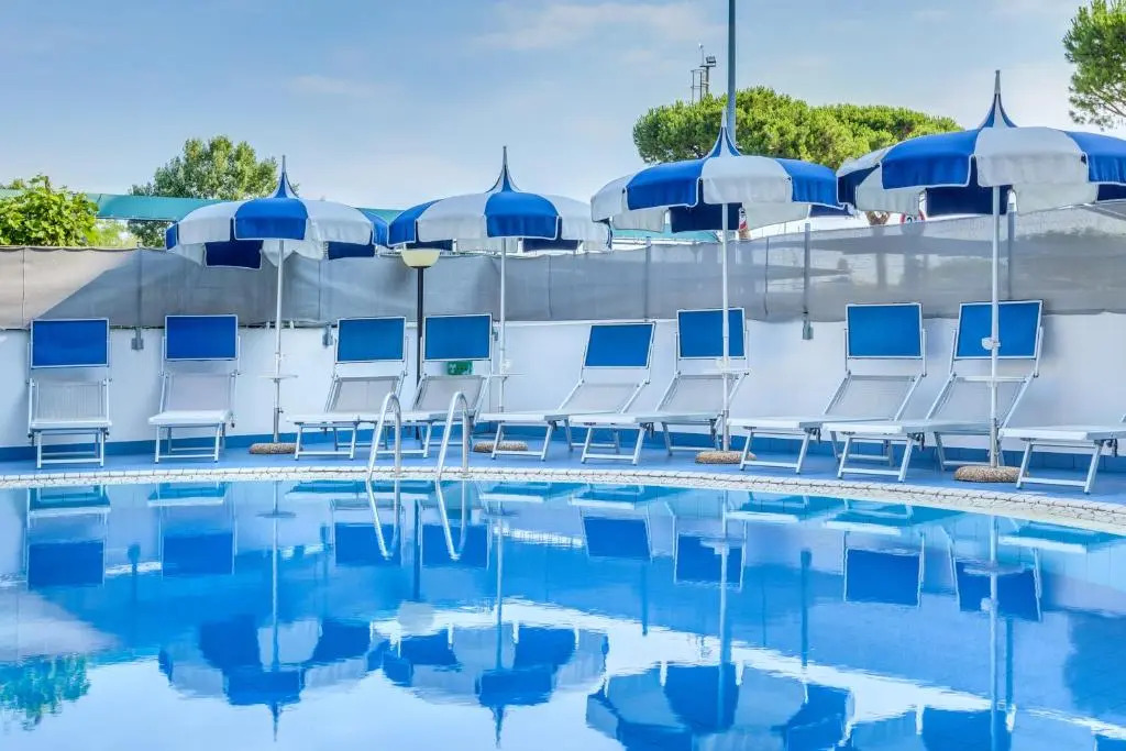 Apartaments Suites Ambassador