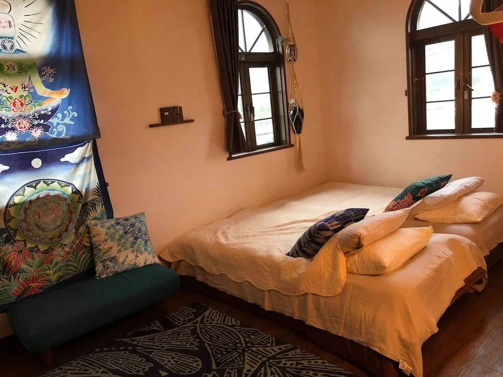 Sansaro Cafe & Guest House