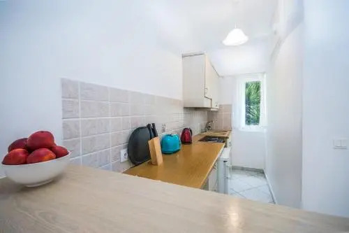 Irini Apartments and Studios