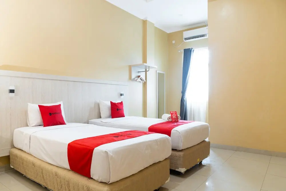 RedDoorz near Sultan Mahmud Badaruddin Airport Palembang