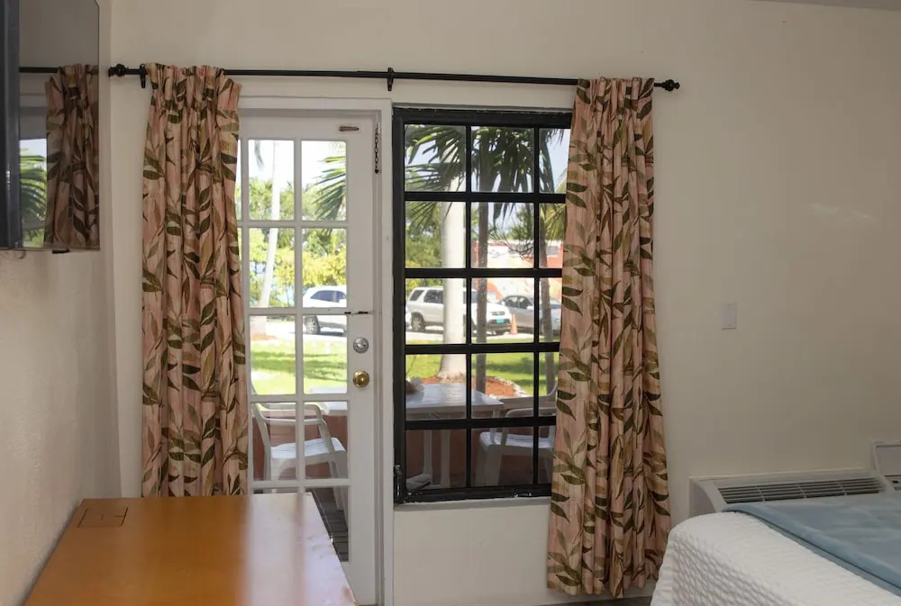 Orange Hill Beach Inn