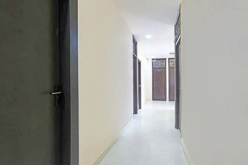 FabHotel The Happiness