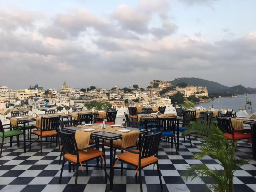 Jarokha Haveli