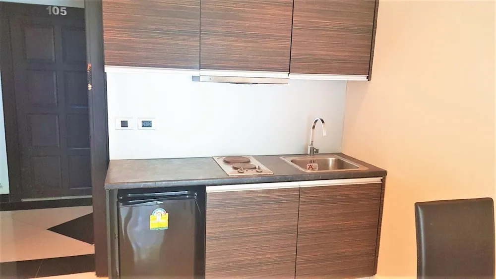 1 bed Condo With Direct Pool Access - Sleeps 2