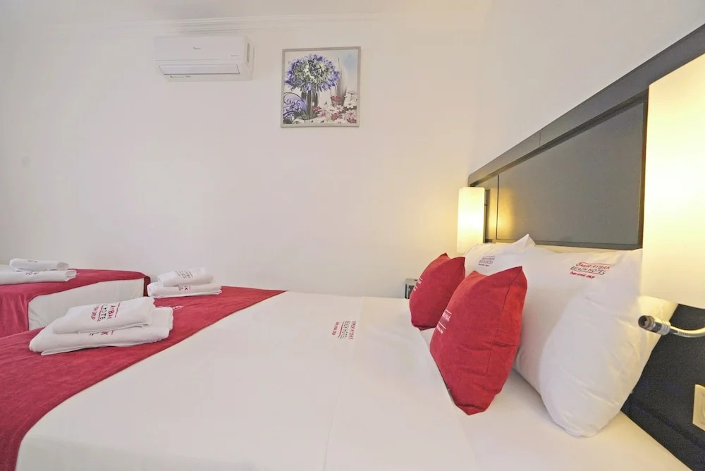 Ömer Aybak Beach Hotel
