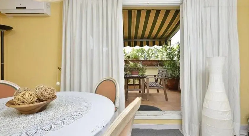 Penthouse Carrer de lHort by HelloApartments