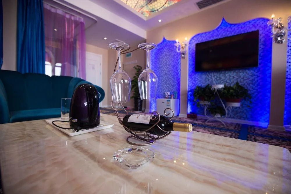 Luoyang Love Romantic Scene Hotel(洛阳唯爱浪漫场景酒店(新都汇王城公园地铁站店))