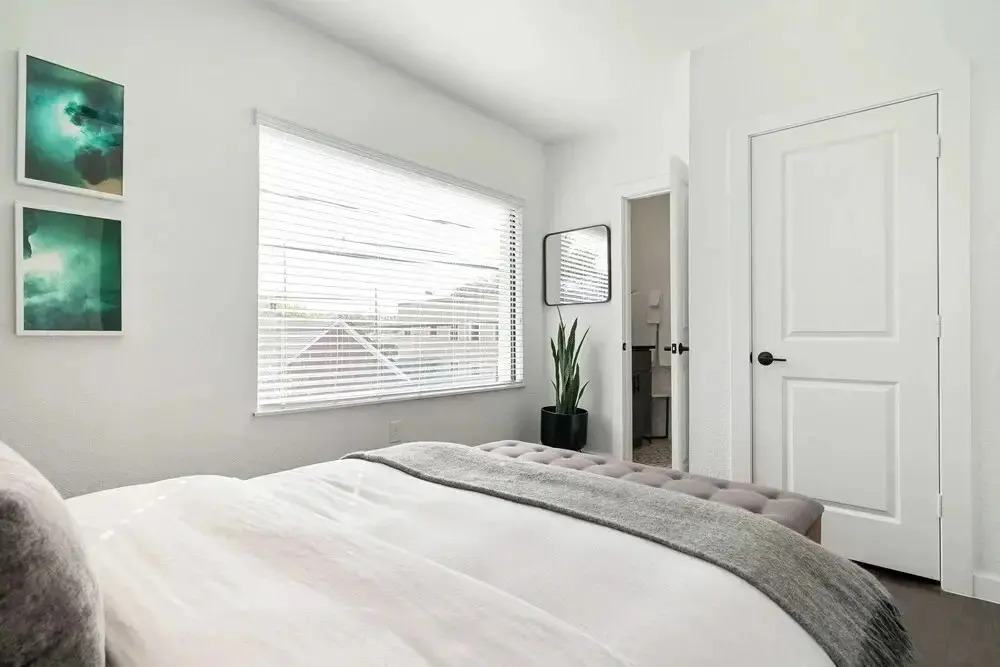 Lovely Montrose Suites by Sonder